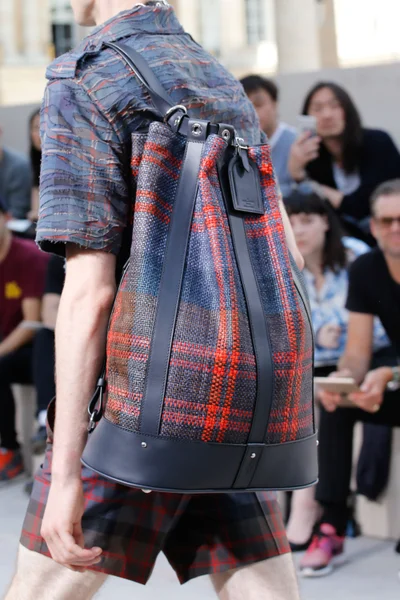 Look 53